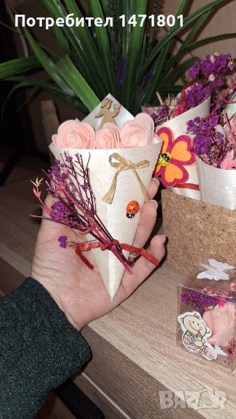 Букетчета с цветя,подаръчета за всякакъв повод, снимка 1