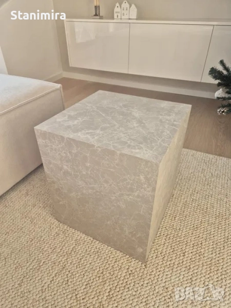 Продавам нова модерна квадратна маса за кафе, цвят бежов, снимка 1