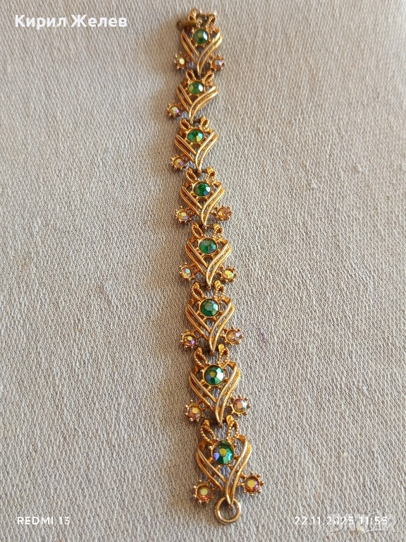 ДАМСКА ГРИВНА БОХЕМИЯ с ЗЕЛЕНИ КРИСТАЛИ с ЕФЕКТ на СЕВЕРНО СИЯНИЕ 51949, снимка 1