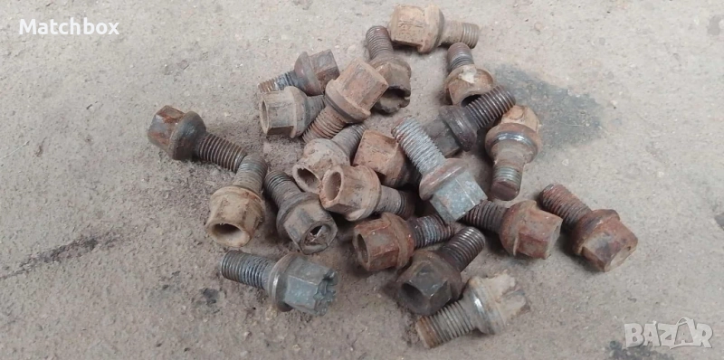 Къси болтове за джанти Мерцедес 124 190, снимка 1