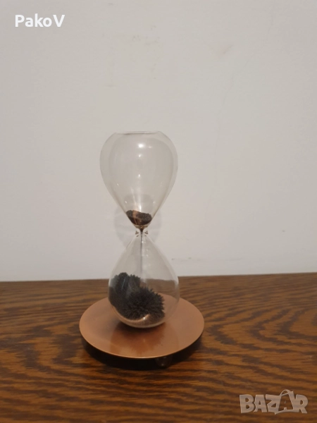 Пясъчен часовник с магнитна основа, снимка 1