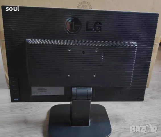 Монитор LG L192WS, снимка 4 - Монитори - 47153011