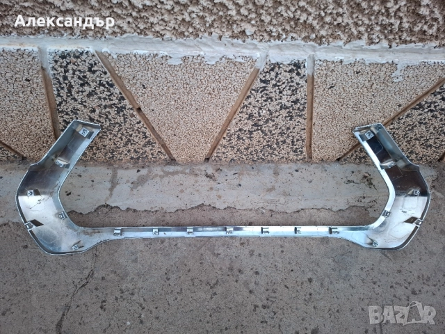 Хромирана лайсна за решетка за Toyota Hilux от 2020, снимка 4 - Части - 51461956
