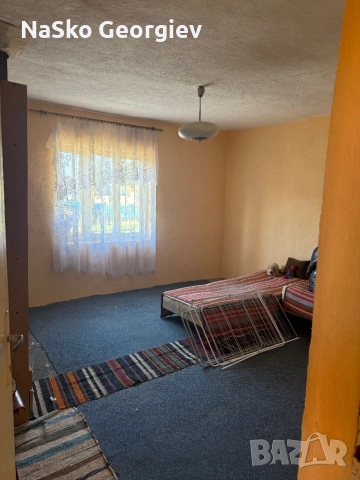 Продавам къща с три спални хол баня и тоалетна вътрешни за повече информация на посочения телефон, снимка 8 - Къщи - 51594499