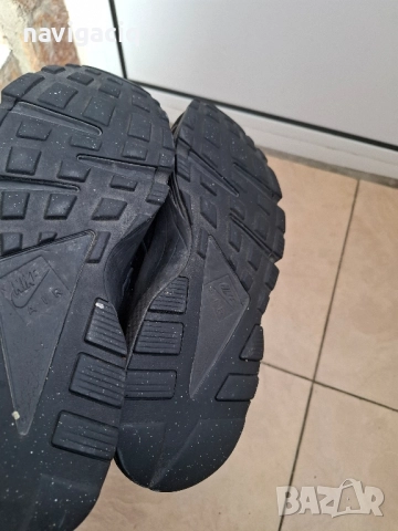 Оригинални маратонки nike huarache , снимка 5 - Маратонки - 52154678
