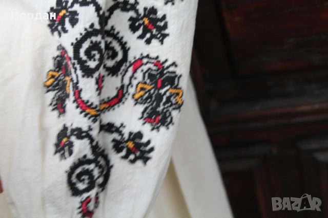 Дамска риза от народна носия, снимка 11 - Антикварни и старинни предмети - 53326309