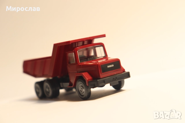 WIKING H0 1/87 IVECO САМОСВАЛ КОЛИЧКА КАМИОН МОДЕЛ, снимка 3 - Колекции - 52039396