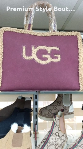чанти UGG, снимка 2 - Чанти - 54123586