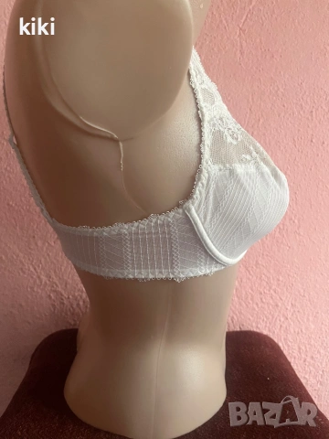 75D Triumph Бял дамски сутиен , снимка 3 - Бельо - 53454516