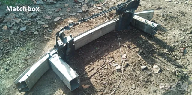 Греда предна броня за Мерцедес W211 280 2004г, снимка 4 - Части - 49929060