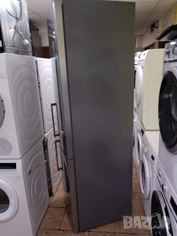 Иноксов комбиниран хладилник с фризер Бош Bosch Total No Frost 2 години гаранция!, снимка 3 - Хладилници - 52580173