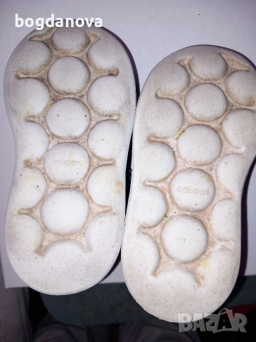 Детски оригинални маратонки Adidas, снимка 10 - Детски маратонки - 54047837