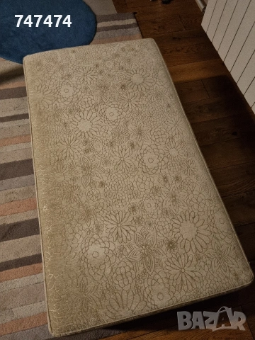 Голяма табуретка - 50/90, снимка 2 - Дивани и мека мебел - 53631511