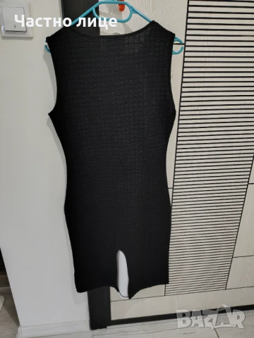 Продавам ластична рокля в черно и бяло размер М , снимка 2 - Рокли - 50458290