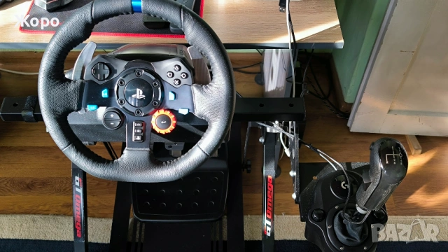 Волан с педали, скоростен лост и стойка Logitech G29