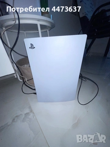 Ps 5 запазен със 2 джойстика и 2 игри UFC 3 GTA 5, снимка 4 - PlayStation конзоли - 54007279