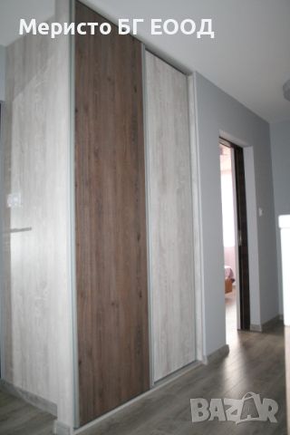 Изработка на мебели за коридор-дървесен цвят със сиво - Меристо БГ ЕООД, снимка 5 - Дърводелски услуги - 46228959