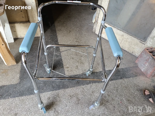 Сгъваем инвалиден стол за баня и тоалетна, снимка 2 - Тоалетни столове - 50647302