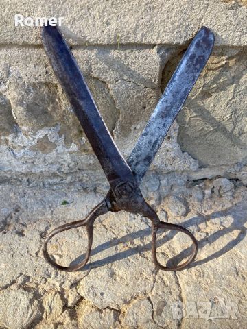 Стара ръчно кована ножица с маркировка , снимка 1 - Антикварни и старинни предмети - 45133924