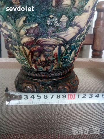Предлагам уникална,красива и старинна ,китайска ваза.Подписана.Релефна.Ръчна изработка., снимка 10 - Вази - 45031755