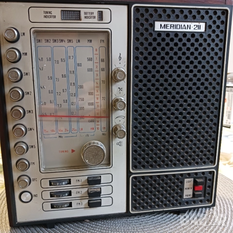 Транзисторно радио, снимка 3 - Антикварни и старинни предмети - 52919329