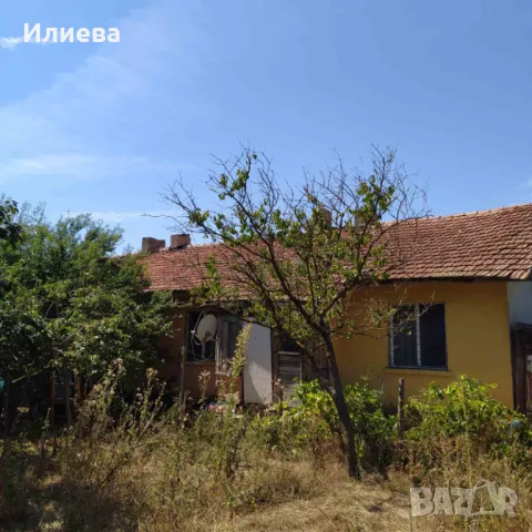 Продавам къща в с. Стражица на 6 км.  от морето , снимка 5 - Къщи - 48600905