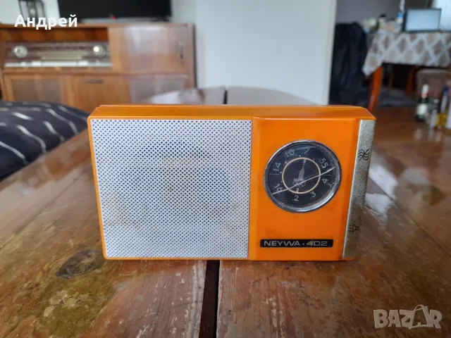 Старо радио,радиоприемник Нейва,Neywa 402, снимка 2 - Антикварни и старинни предмети - 49652321