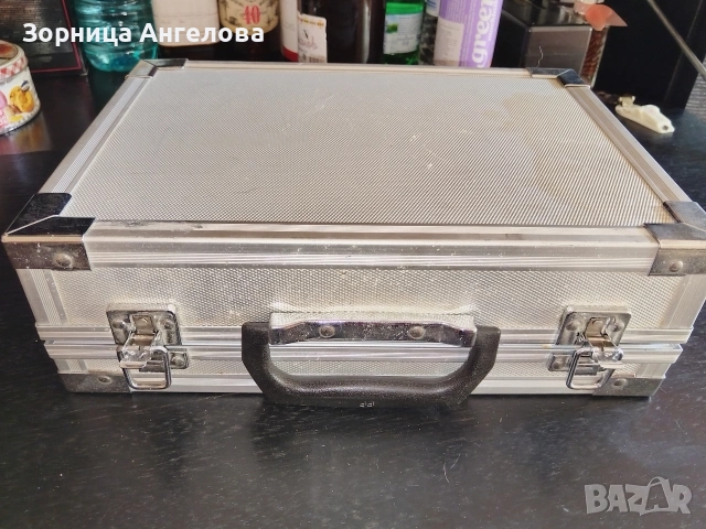 Работещ немски ротационен мултиинструмент BURG BMT 4004 – пълен комплект, снимка 5 - Куфари с инструменти - 53096057