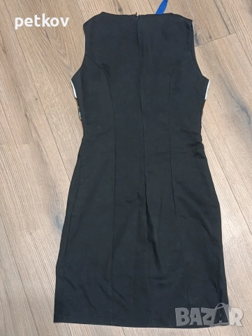 Рокля Dsquared2, S, снимка 9 - Рокли - 52956989