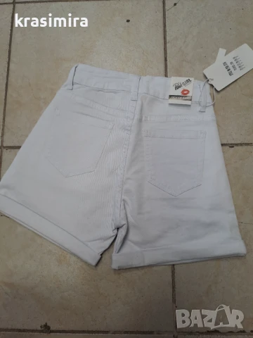 Бели панталонки с камъчета , снимка 4 - Къси панталони и бермуди - 50574896