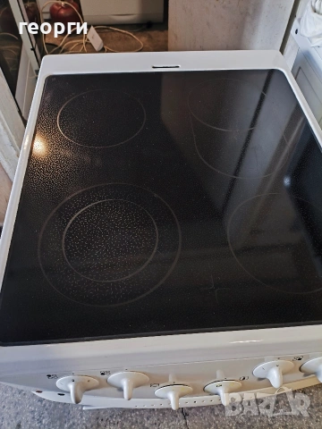 Готварска печка Gorenje (50 см) – Керамичен плот с 2 разширяеми зони, снимка 2 - Печки, фурни - 54182578