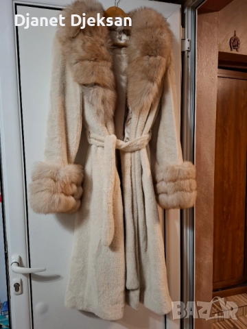 Продавам Палто Ново