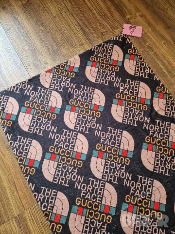 Страхотна плажна хавлия THE NORTH FACE & GUCCI голям размер 150см х 80см , нова с етикет , снимка 4 - Други - 50611000