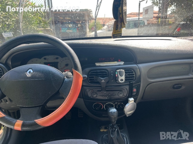 Renault Megane 1,6i, снимка 8 - Автомобили и джипове - 51667155