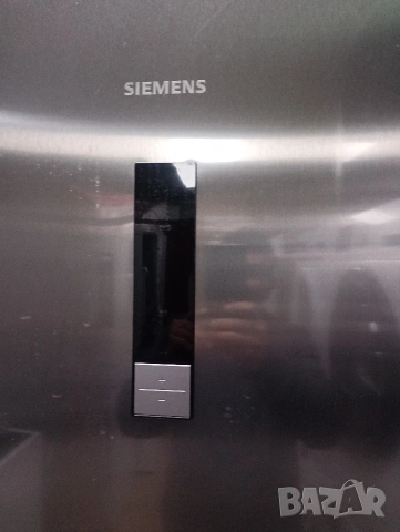 Огромен иноксов хладилник охладител Сименс Siemens с две години гаранция!, снимка 3 - Хладилници - 53516571