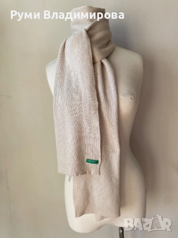 Екрю шал Benetton с вълна, снимка 5 - Шалове - 53777604
