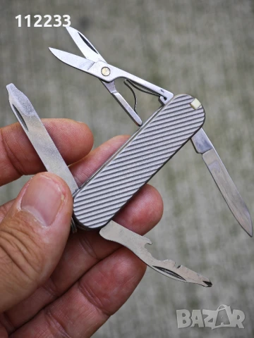 Victorinox Rambler Titanium 58 mm, снимка 2 - Ножове - 50533919