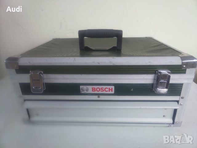 BOSCH алуминиев куфар с чекмедже за инструменти.  Има няколко броя  дунапрен за уплътнение на инстру, снимка 2 - Куфари с инструменти - 46427004