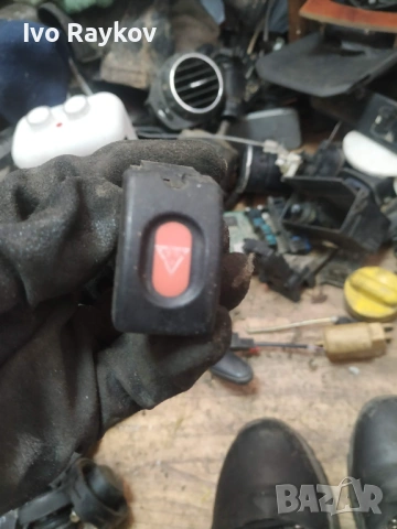 Бутон аварийни Opel Corsa B , 09164441, снимка 2 - Части - 53905605