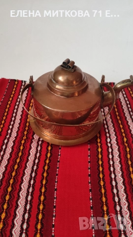 Стар меден чайник с подвижна дръжка и капаче на чучура, снимка 3 - Други ценни предмети - 52712440