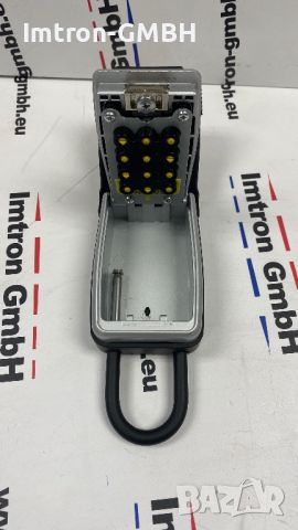 Катинар с 4-цифрен код  Masterlock- масивен  корпус, снимка 5 - Други стоки за дома - 45129765