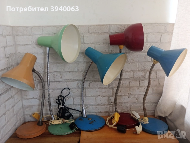 Стара настолна лампа работна колекция