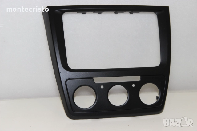 Централна конзола арматурно табло Skoda Yeti facelift (2014-2017г.) 5L0858069K / розетка панел, снимка 2 - Части - 51610107