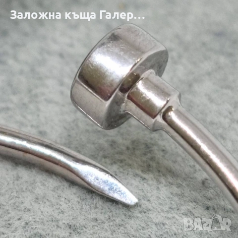 Златна твърда гривна (модел - Cartier) от бяло злато 585 – елегантен и изискан аксесоар!, снимка 5 - Гривни - 54216140