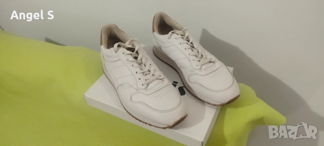 Бели обувки Pull and Bear, снимка 2 - Спортно елегантни обувки - 53611169