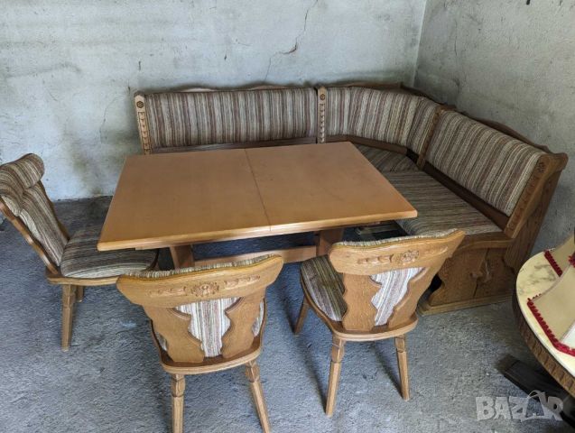 Комплект Кухненски ъглов диван с три стола и маса. , снимка 1 - Дивани и мека мебел - 46435253