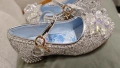 Брокатени обувки с кристални орнаменти, нисък ток, принцеса Елза. Размер 33, снимка 6