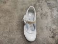 Елегантни лачени обувки в бял цвят с токче/Б25