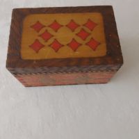 Стара дървена пирографирана кутия, снимка 9 - Други ценни предмети - 45657170