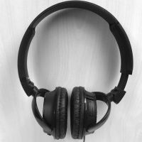 Слушалки Philips със страхотен звук и активно шумоподтискане - много качествени и удобни., снимка 4 - Слушалки и портативни колонки - 45156136